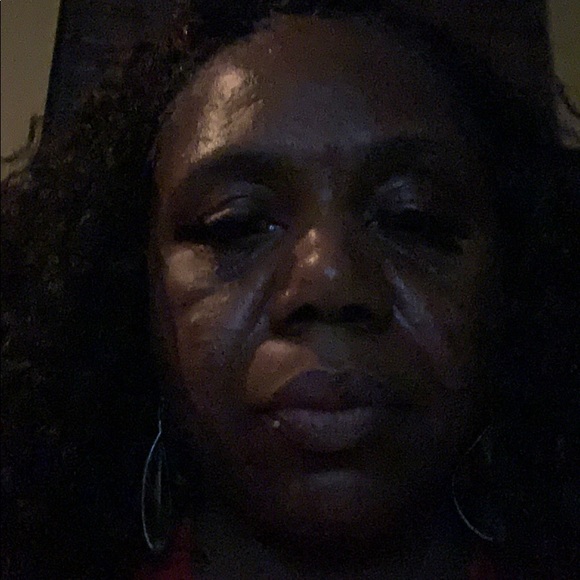 Meet your Posher, Sabrina - Picture 1 of 1